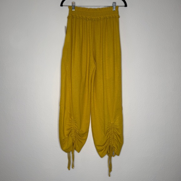 Free People Beach Mustard Balloon Harem Pants Ruched Ankles Pockets NWT Size XS - Picture 4 of 9